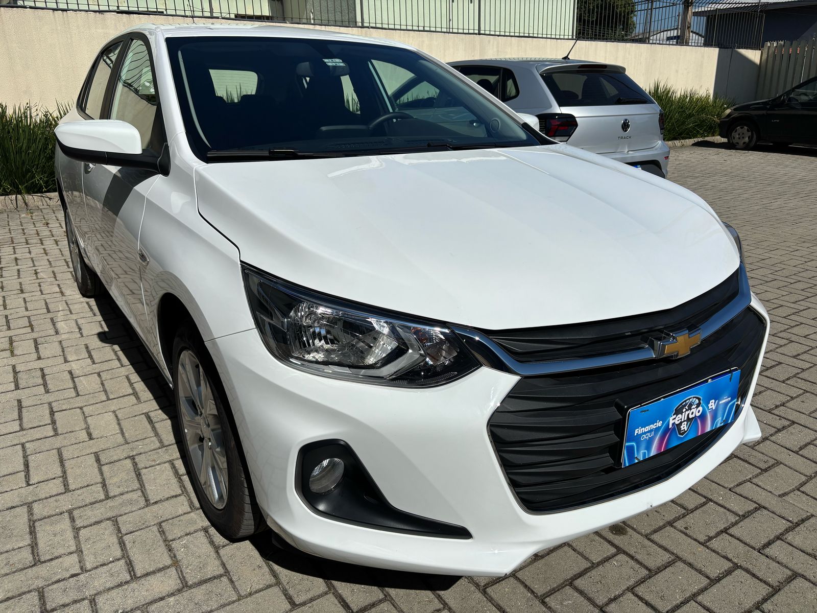 ONIX BRANCO 11