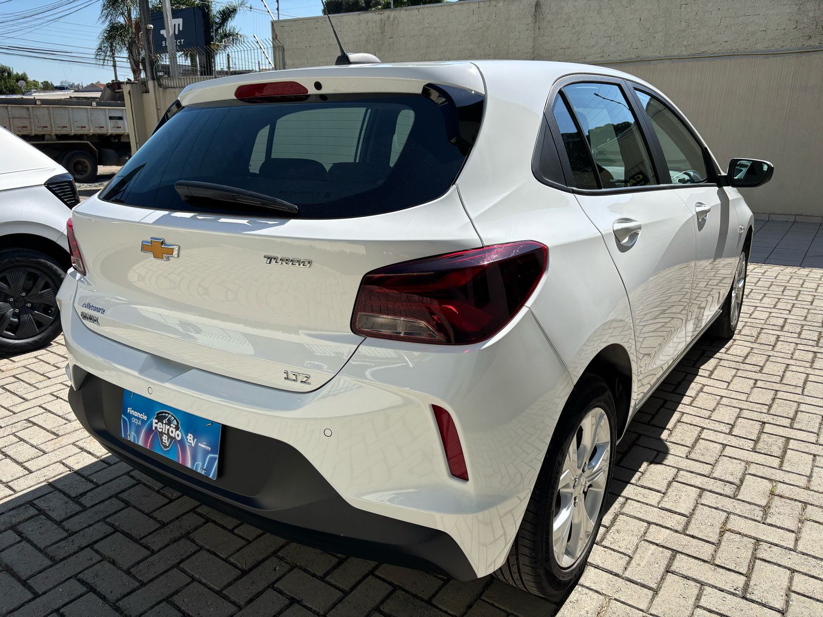 ONIX BRANCO 12