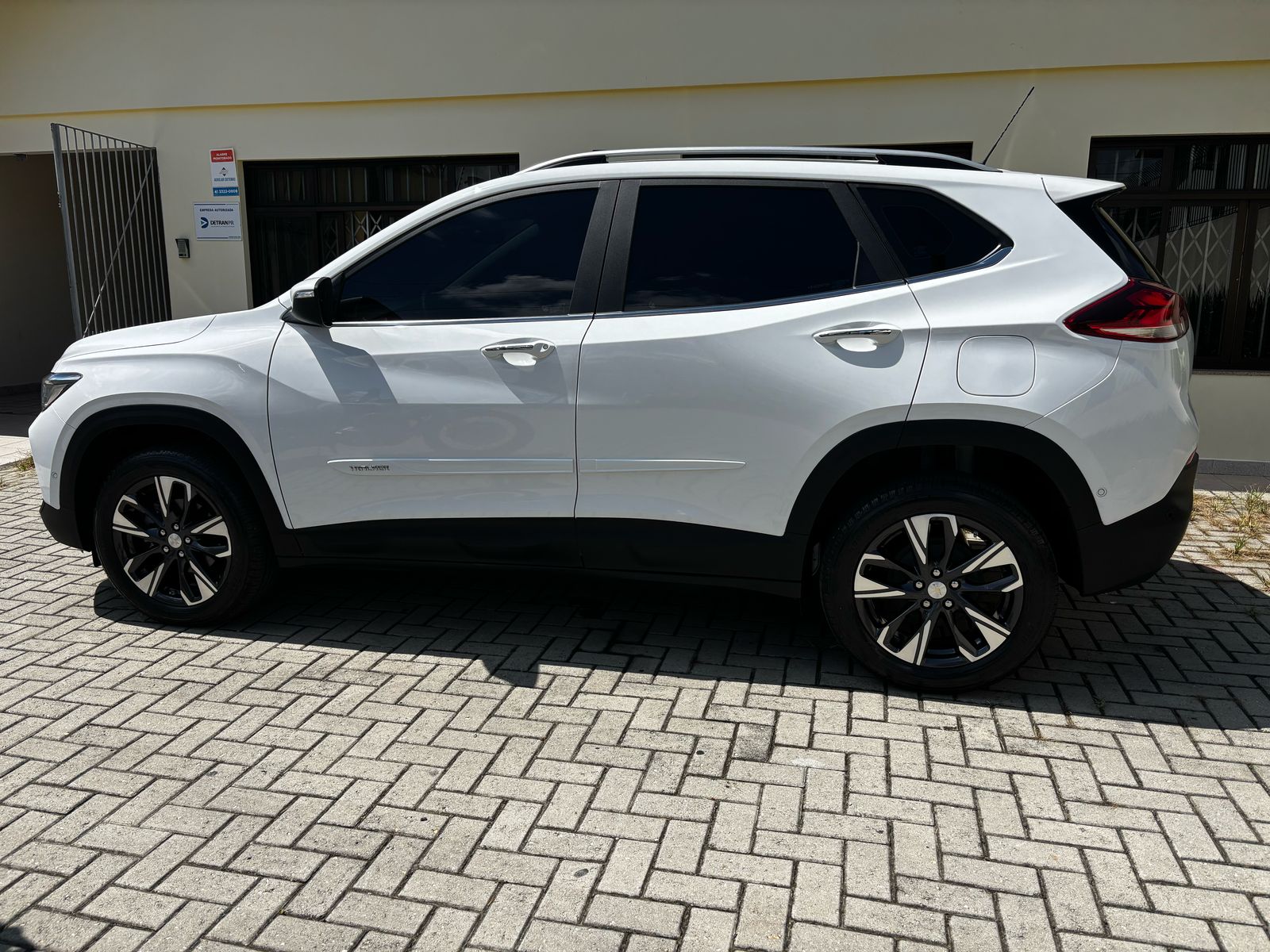 TRACKER BRANCA 12