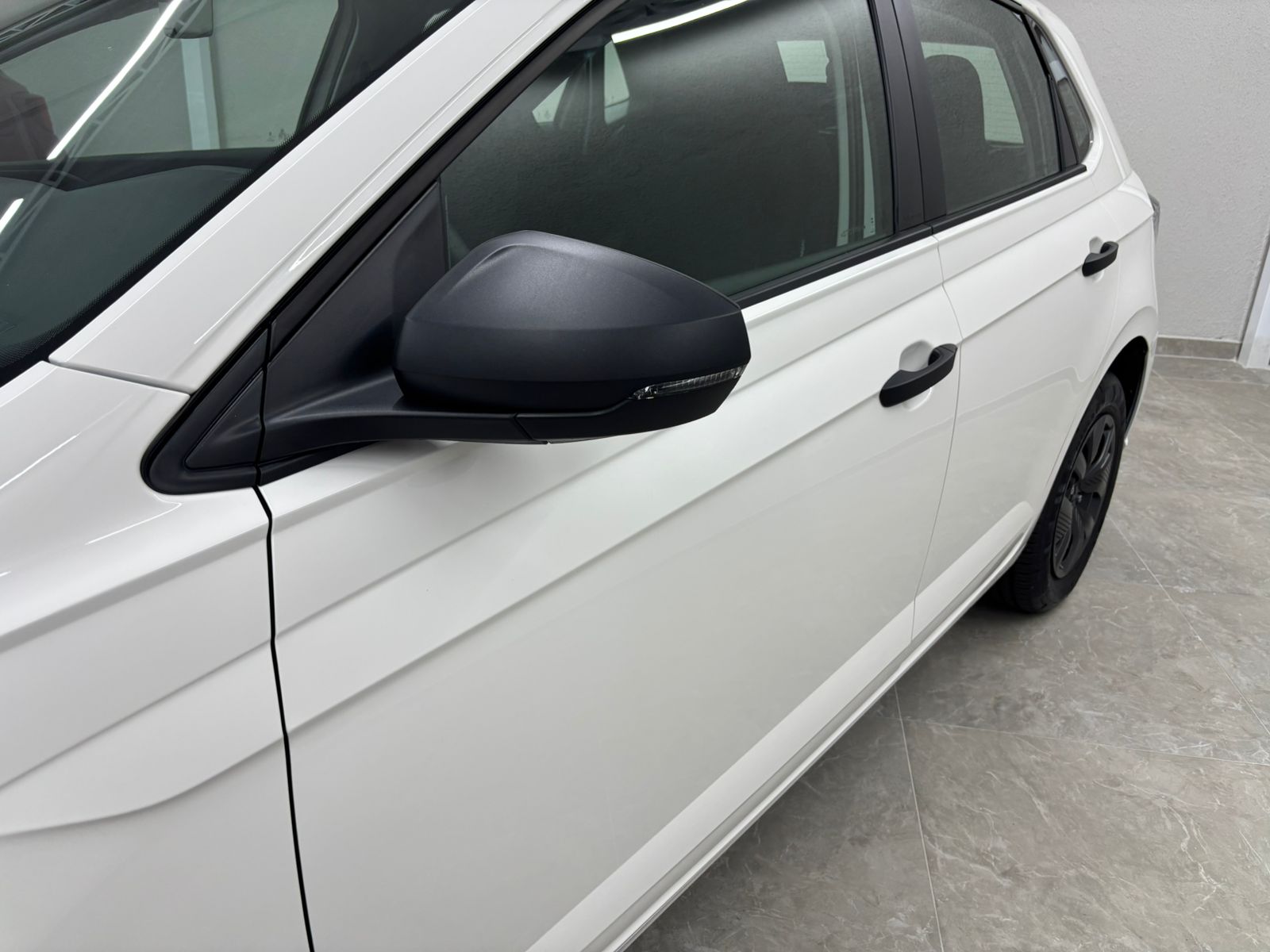 POLO BRANCO 2