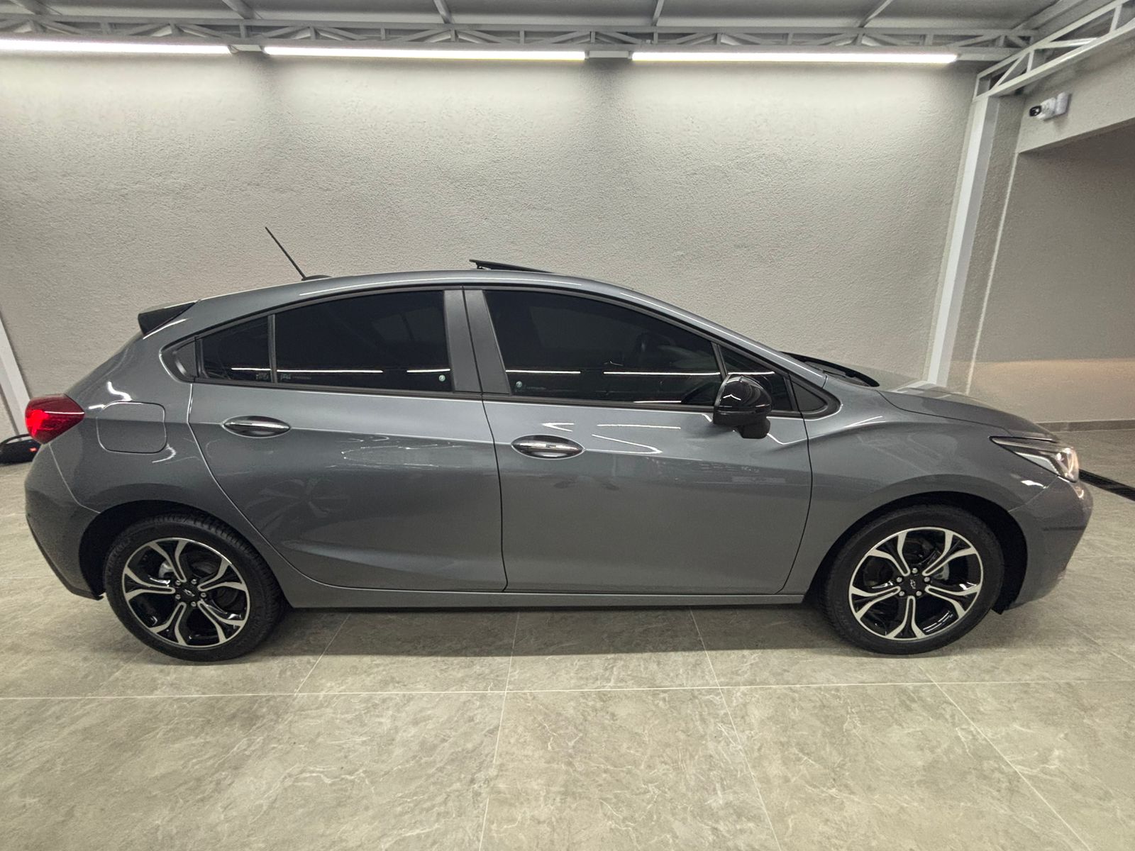 CRUZE CINZA 4